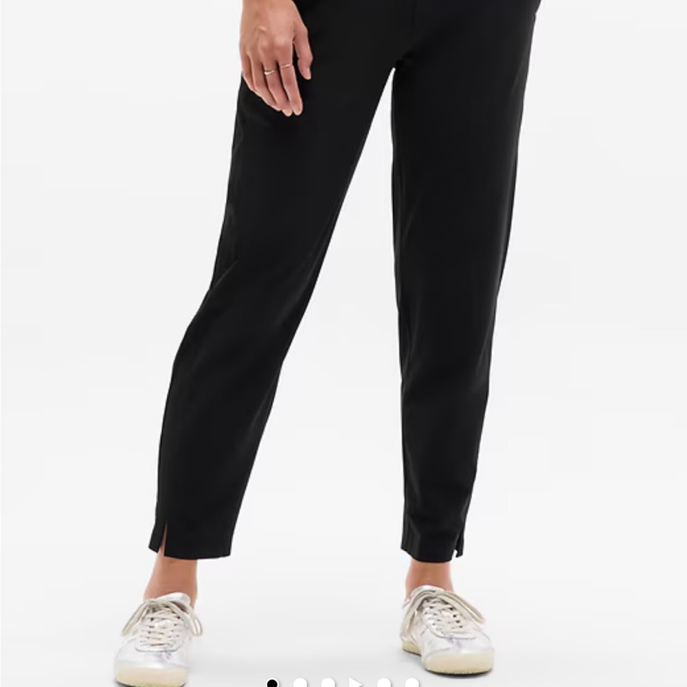 NWT Athlete Brooklyn ankle pant
